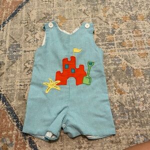 VGUC beach appliqué shortall